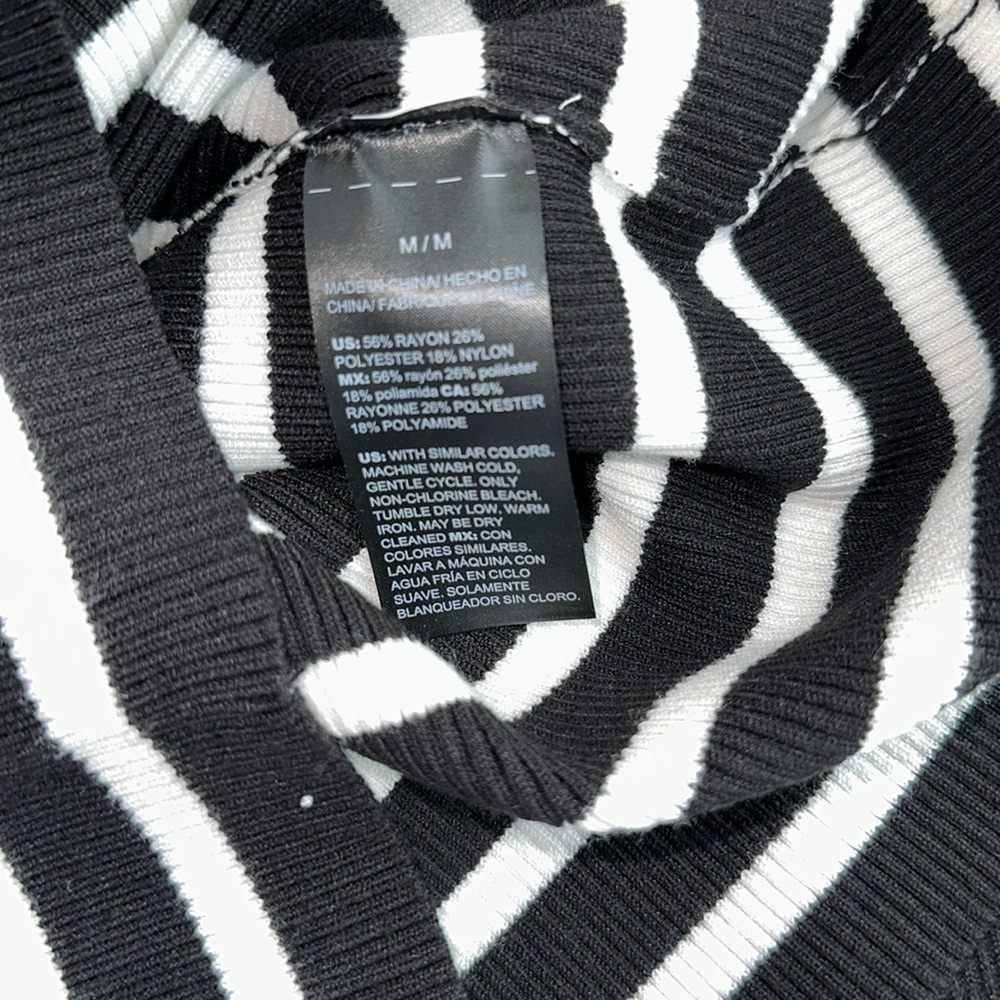 NWT White House Black Market Black and White Striped Long Sleeve Sweater Size M. - Picture 11 of 13